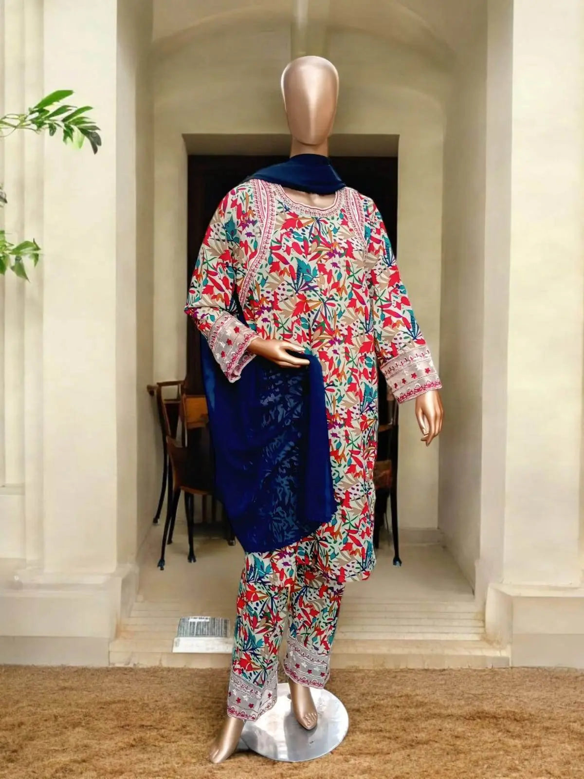3 pc Stitched Embroidered Pure lawn suit - Flowery - Ushams Clothing