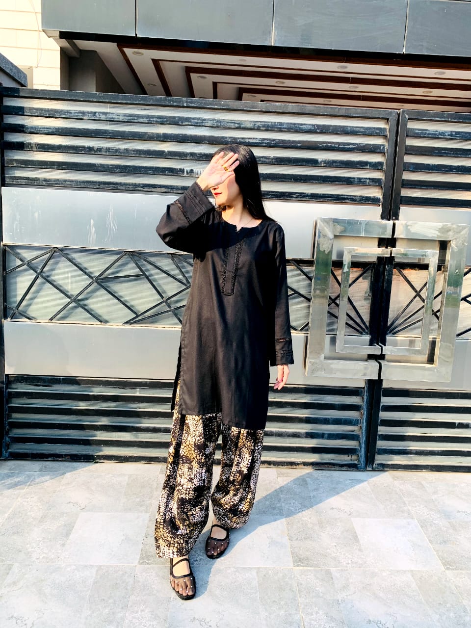 2 pc printed farshi shalwar kameez in stone linen- Minimal