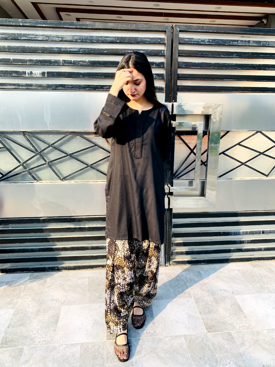2 pc printed farshi shalwar kameez in stone linen- Minimal