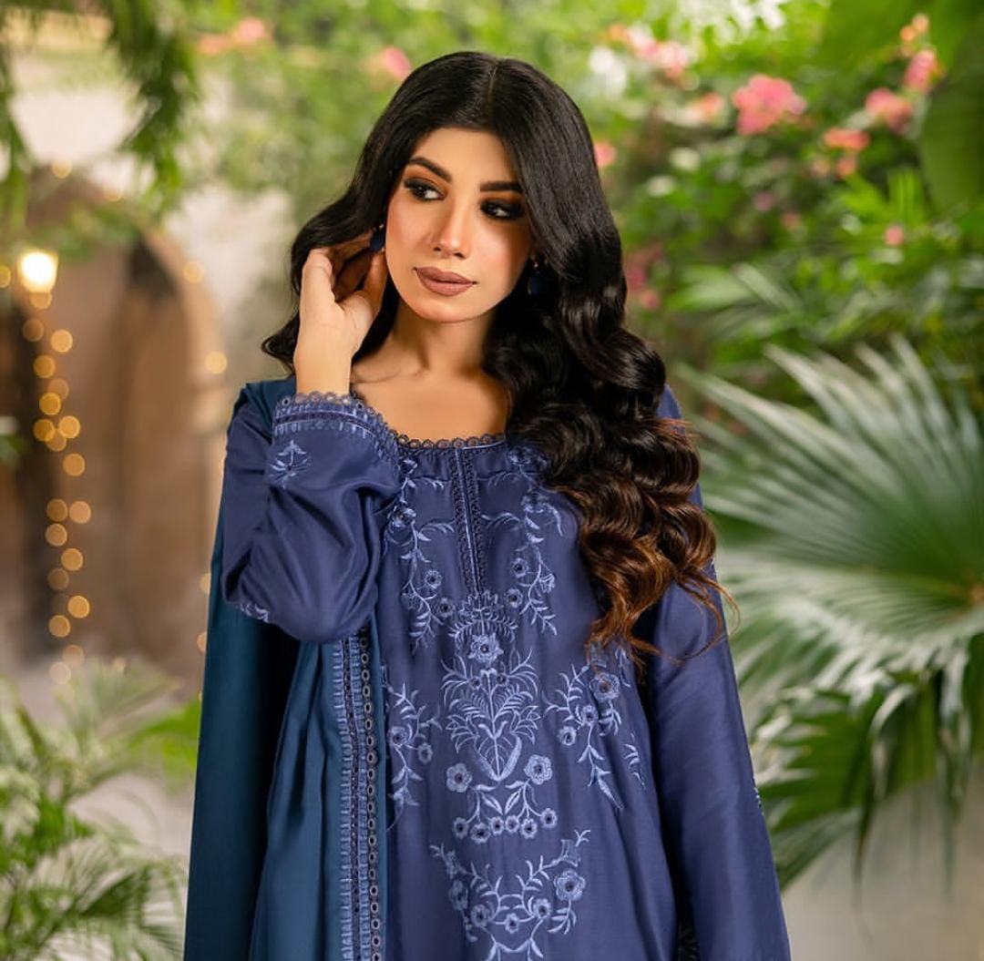 3-PC Embroidered Premium linen- Husn